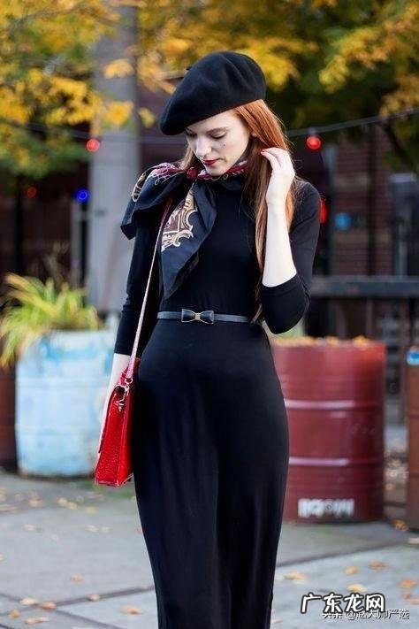 如何用一根丝巾“C位出道”?