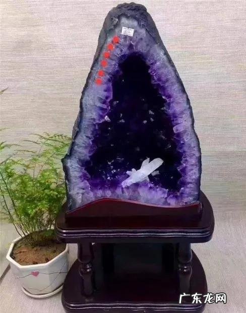 紫晶洞,聚宝盆,钱袋子的区别 紫晶洞和聚宝盆的风水区别图