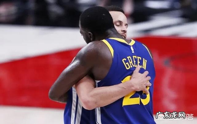 库里逆天37分+三双,格林关键三分,勇士横扫开拓者晋级,开拓者输在那?
