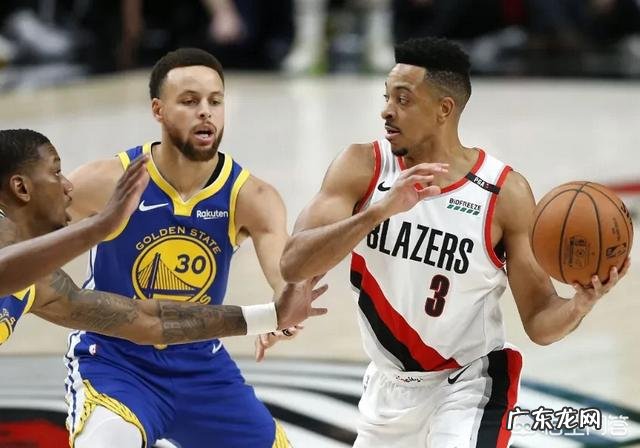 库里逆天37分+三双,格林关键三分,勇士横扫开拓者晋级,开拓者输在那?