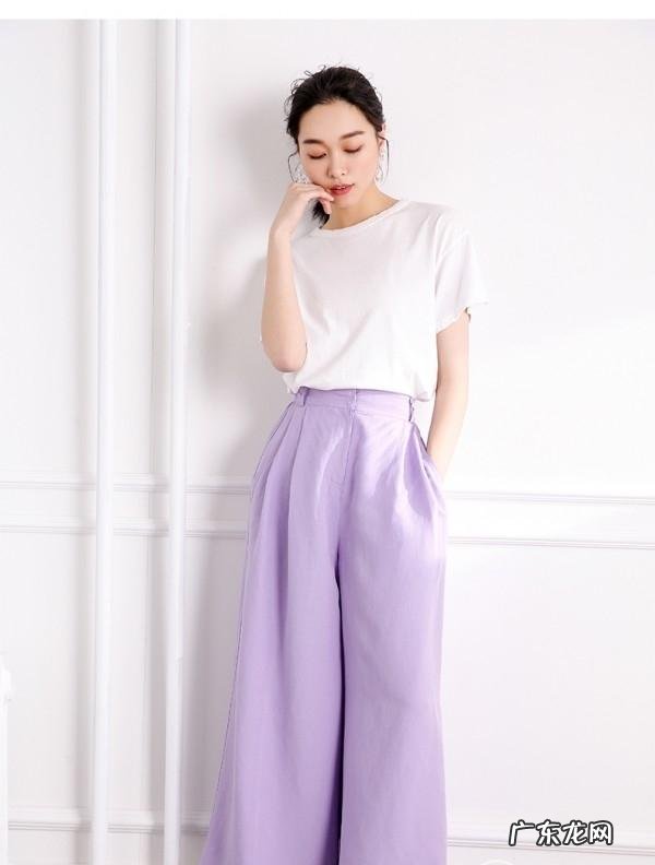 深紫色扩腿裤应该怎么搭配?