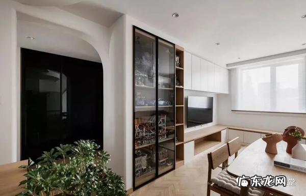 客厅不要传统 家里客厅放长条桌风水