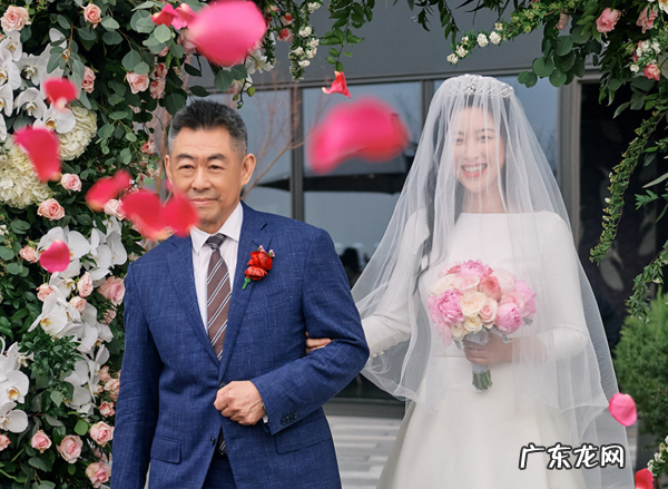 岁朱珠结婚生图被扒小腹隆起孕味十足疑似三月修图太明显 朱珠个人资料简介图片