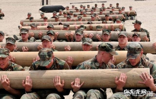 美国年轻人参军入伍到底图什么？