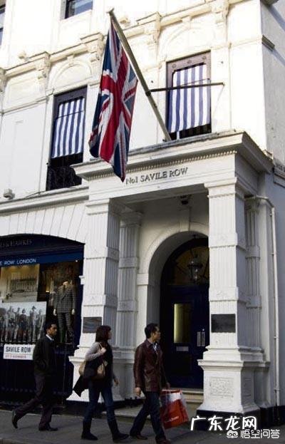 穿西服很时尚,为什么西服袖子上有扣子?