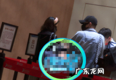 文章暴瘦被指认不出戴大金链子现身乡间为电影卖力宣传遭吐槽 文章个人资料介绍