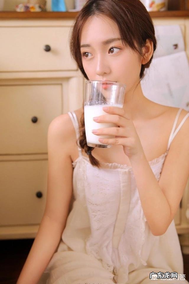 什么样的女生一看就很清纯?