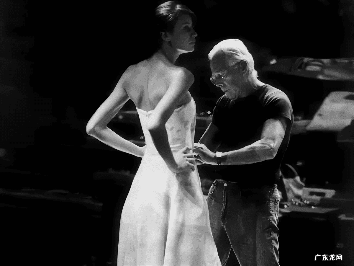 阿玛尼女包一般多少钱 乔治阿玛尼女士包包