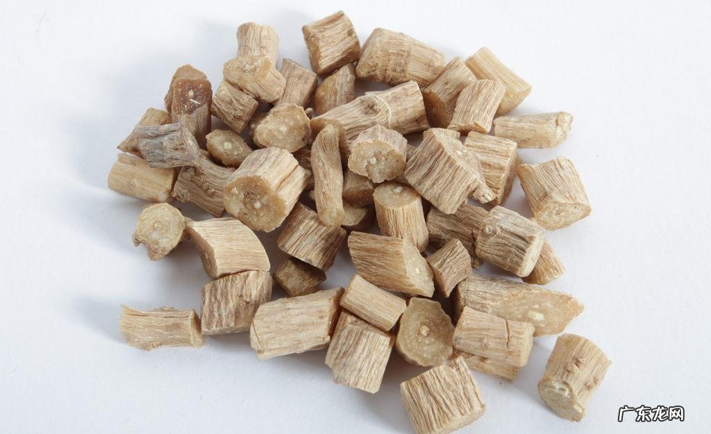 杜仲猪骨汤的放什么材料 杜仲猪骨汤的作用与功效