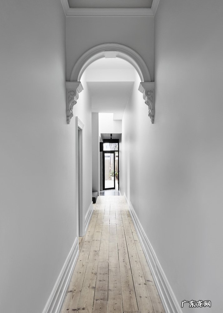 家庭里的房间门对大门化解 按风水说家里大门能对着房间的门吗