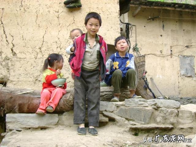 信阳14岁女孩疑因与同学发生口角,深夜跳河自杀,次日凌晨被打捞上岸,已无生命体征,你怎么看?