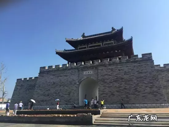 蓝田日暖玉生烟 蓝田日暖玉生烟的意思