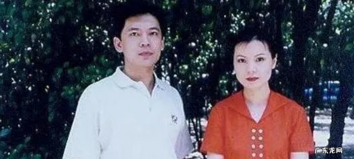 岁何政军罕晒妻子范雨四肢纤细心情愉快结婚年低调恩爱 范雨个人图片范雨