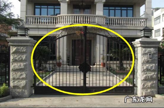 家宅门口切记避开这几种情形 家里大门口正对停车位风水好吗