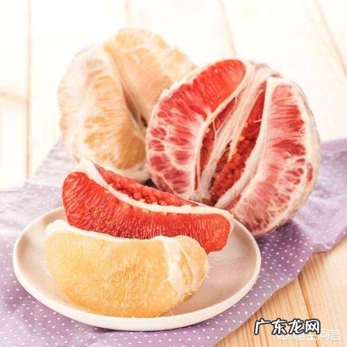 红柚子和白柚子的营养价值差别?
