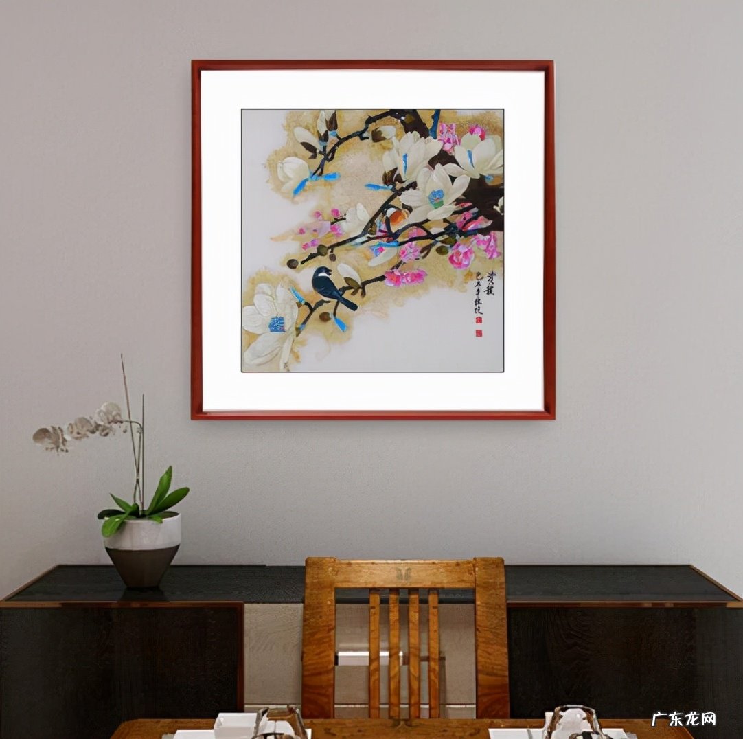 餐厅挂幅“吉祥花鸟” 餐厅墙用艺术玻璃玉兰花看风水