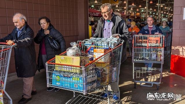 见过世面的上海人,为何会哄抢一个美国超市?