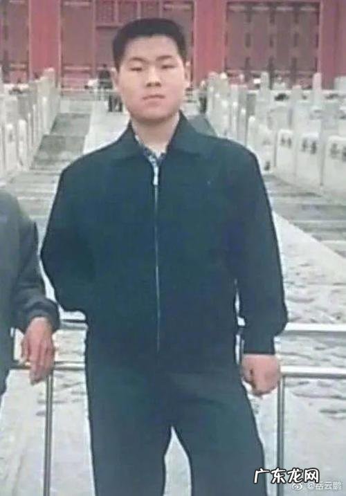 从厕所清洁工到德云社一哥看看岳云鹏的经历就知道了 岳云鹏个人资料简介