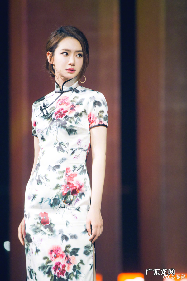 舔屏时间丨斤的戚薇你敢相信吗 戚薇个人资料及图片