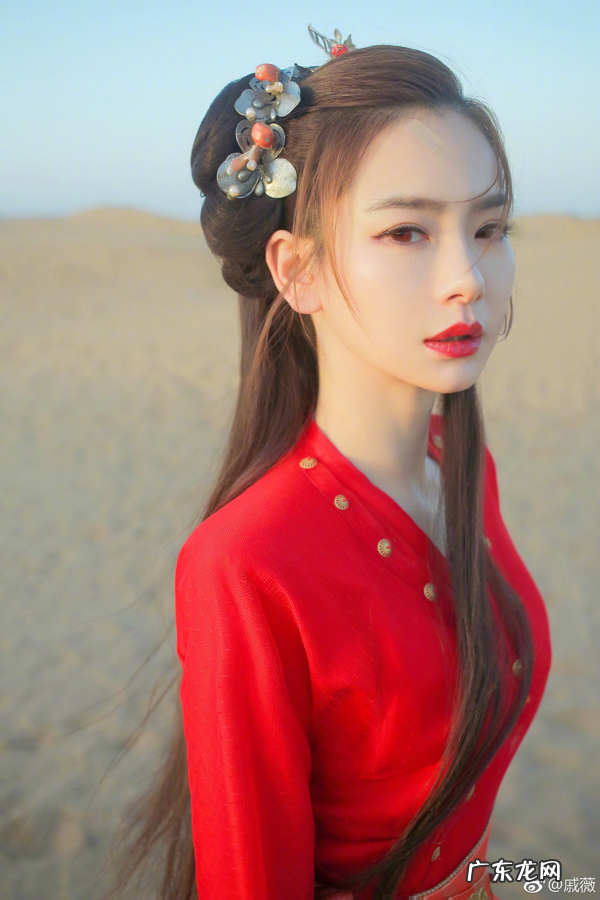 舔屏时间丨斤的戚薇你敢相信吗 戚薇个人资料及图片