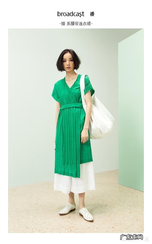 穿连衣裙搭配什么鞋子更时尚?一定要穿高跟鞋么?