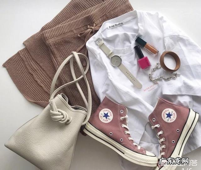 穿连衣裙搭配什么鞋子更时尚?一定要穿高跟鞋么?