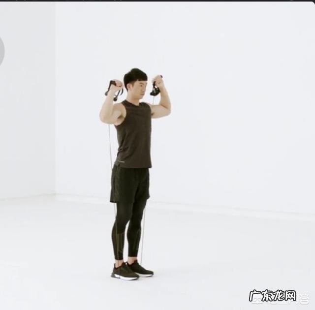 我想制定健身计划因为是长期在出差,无法固定健身房,自己又怕锻炼的不科学,该怎么办请指点?