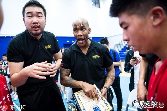 cba联赛中,为何北京队和四川队夺冠,会被广大球迷诟病?