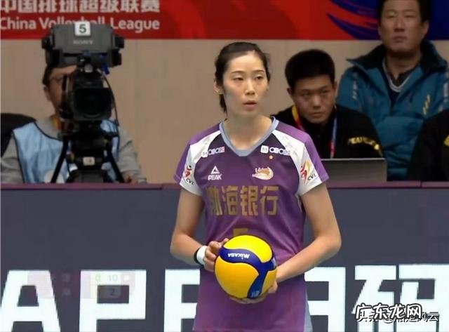 女排总决赛首轮,天津女排仅耗时70分钟便战胜上海,把王之腾都看得静止了,你怎么看?