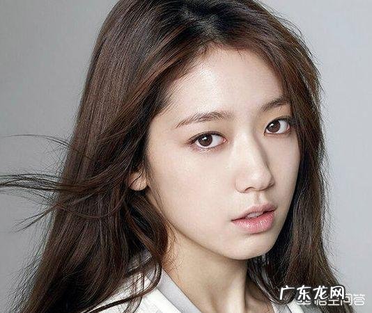 皮肤偏黑的女生染什么颜色的头发比较好？