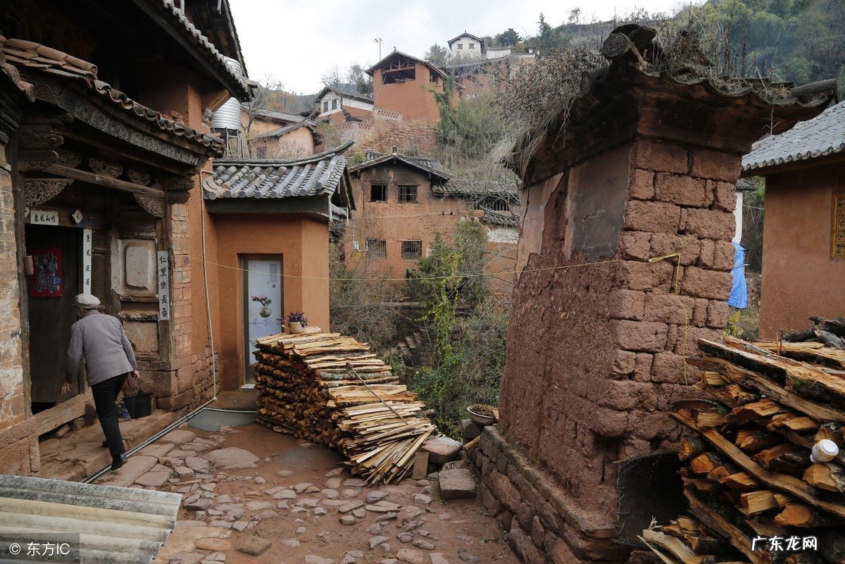 农村说“门前有堵 一堆沙石堵住了大门对家里风水好吗