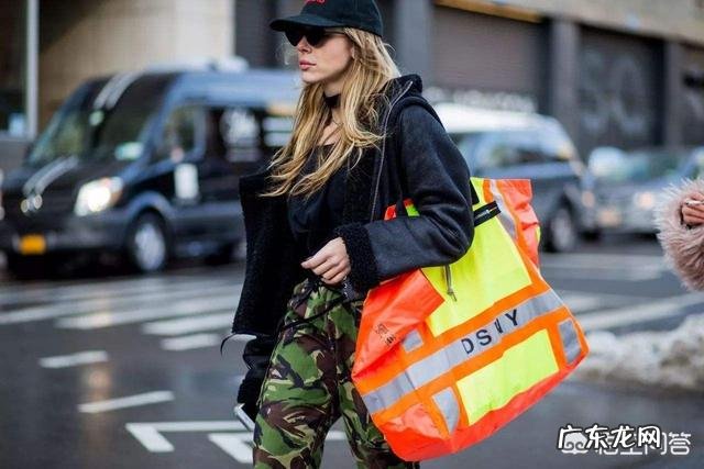 冬季穿迷彩裤应该配什么上衣和外套?