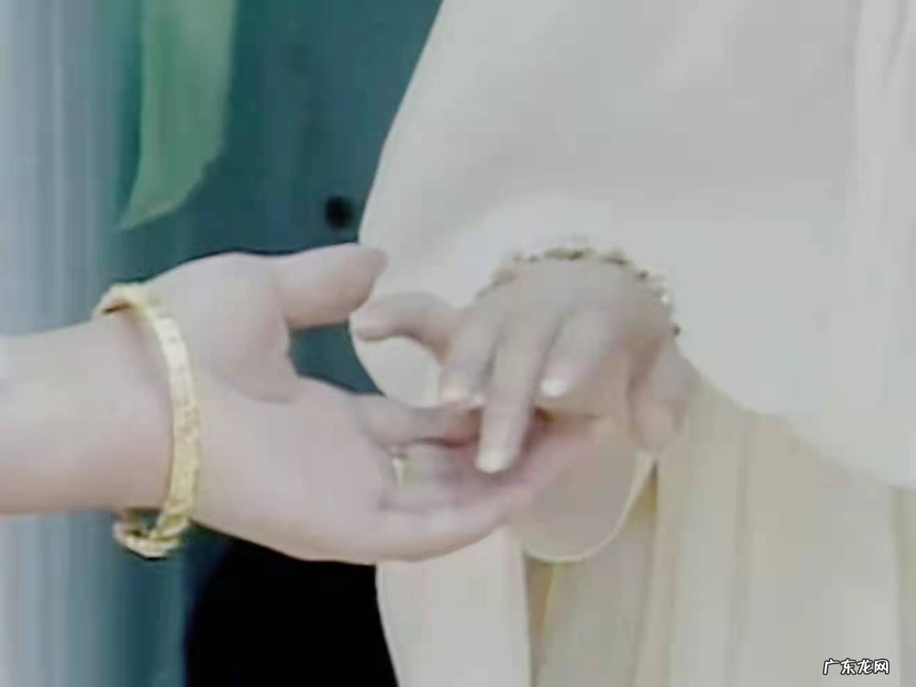 与手有关的词语 描写手的词语一个字