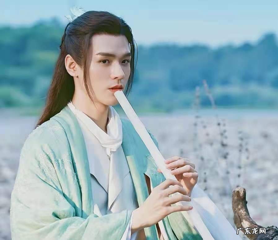 与手有关的词语 描写手的词语一个字