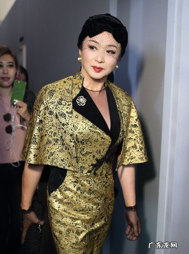 从“他”变成“她”的金星,娶过妻子,嫁过老公,还有3个孩子 金星的个人介绍经历