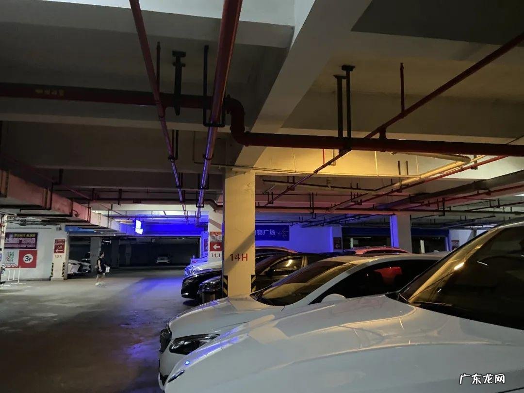 车位对着楼道门好不好 汽车车位对着楼道口门风水好不好