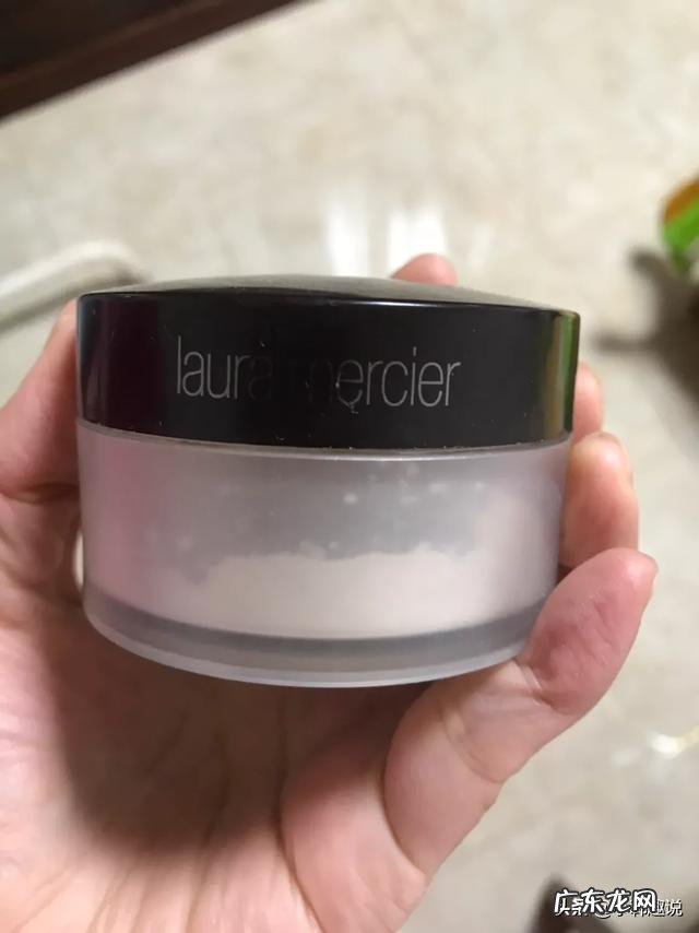 由于工作需要,上班时要画淡妆,有什么好的简单的化妆品或素颜霜可以推荐?