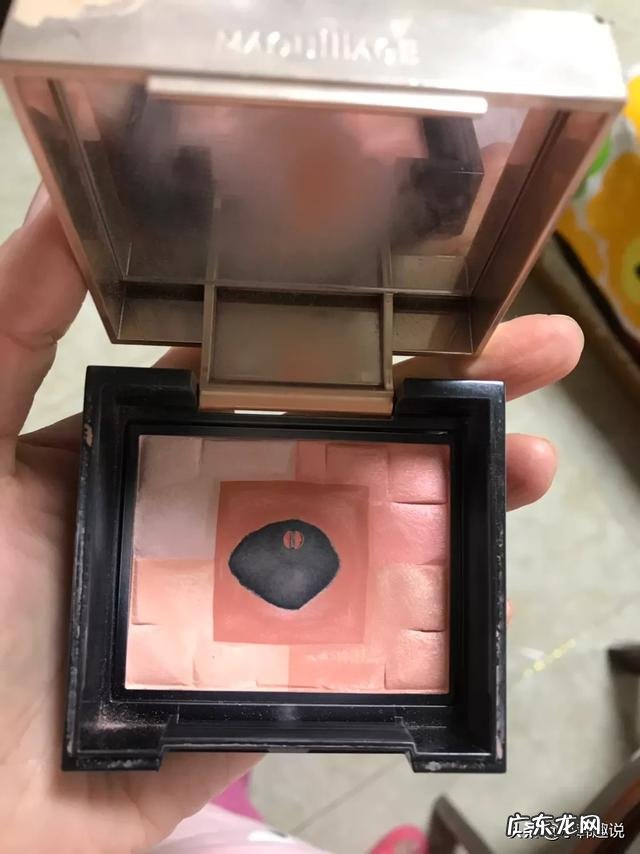 由于工作需要，上班时要画淡妆，有什么好的简单的化妆品或素颜霜可以推荐？