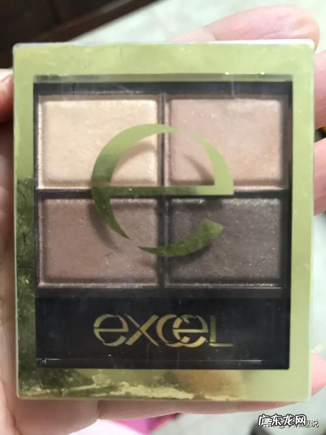 由于工作需要,上班时要画淡妆,有什么好的简单的化妆品或素颜霜可以推荐?