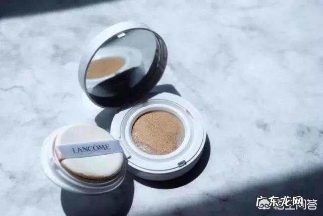 由于工作需要,上班时要画淡妆,有什么好的简单的化妆品或素颜霜可以推荐?