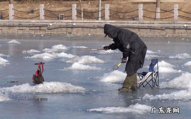 冬天钓鱼怎么钓 冬天钓鱼技巧大全
