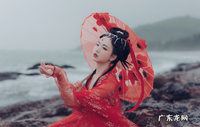 兰花指捻红尘似流水 兰花指捻红尘似水是什么意思