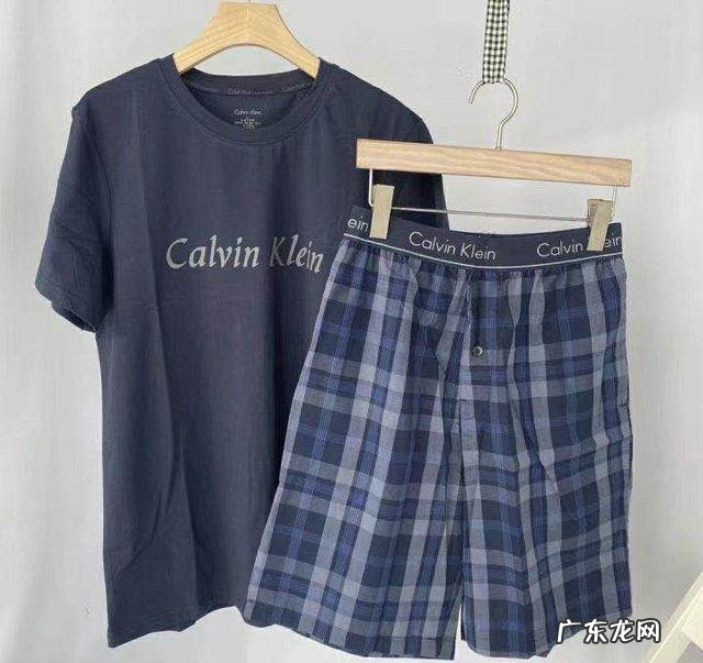 父亲节到了,想送老爸一件休闲又不失正式感的单品,选什么好?