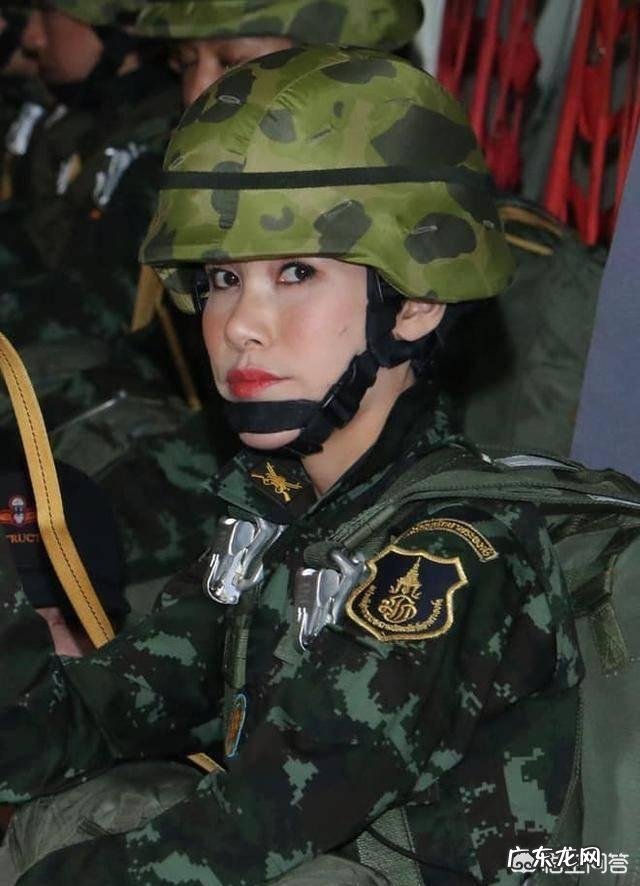 泰国王室的诗尼娜贵妃是因为什么原因被泰王玛哈·哇集拉隆功给废除了的?