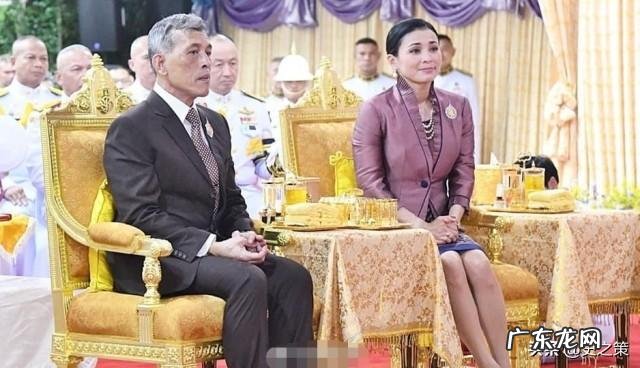 泰国王室的诗尼娜贵妃是因为什么原因被泰王玛哈·哇集拉隆功给废除了的？