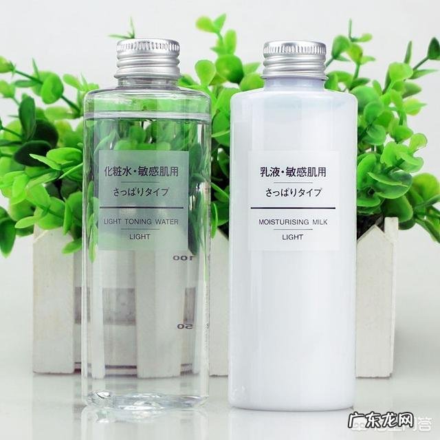 大家推荐一下什么牌子的化妆品补水保湿效果好？