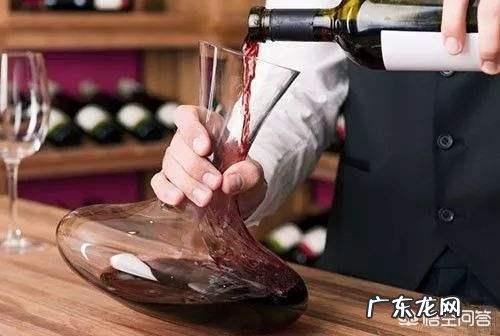 世界著名品酒师是如何判断一款红酒的品质?