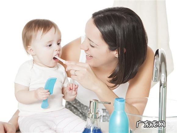 宝宝两周岁了,要不要刷牙?用什么牙刷和牙膏?