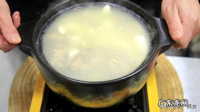 炖排骨的家常做法都要什么食材,用什么食材炖排骨最好