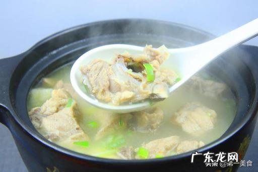 炖排骨的家常做法都要什么食材,用什么食材炖排骨最好